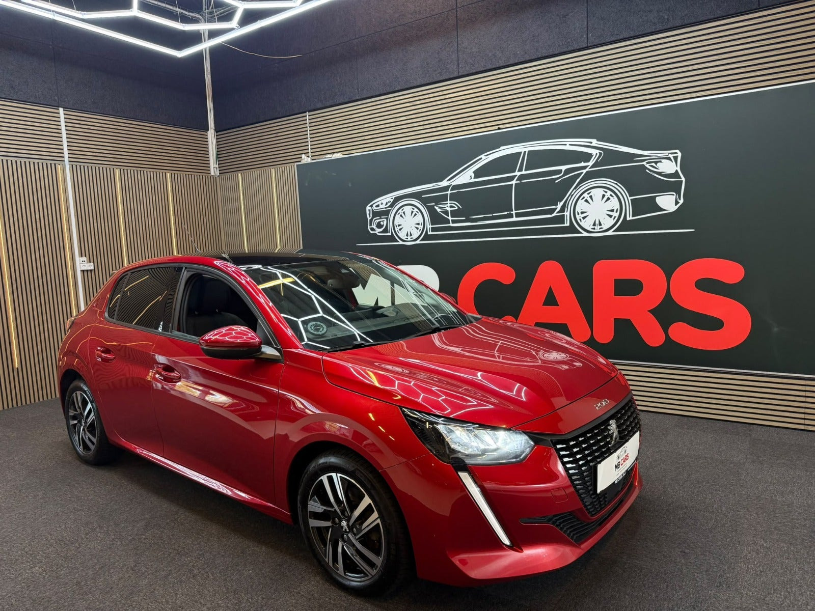 Rød Peugeot 208 fra 2020