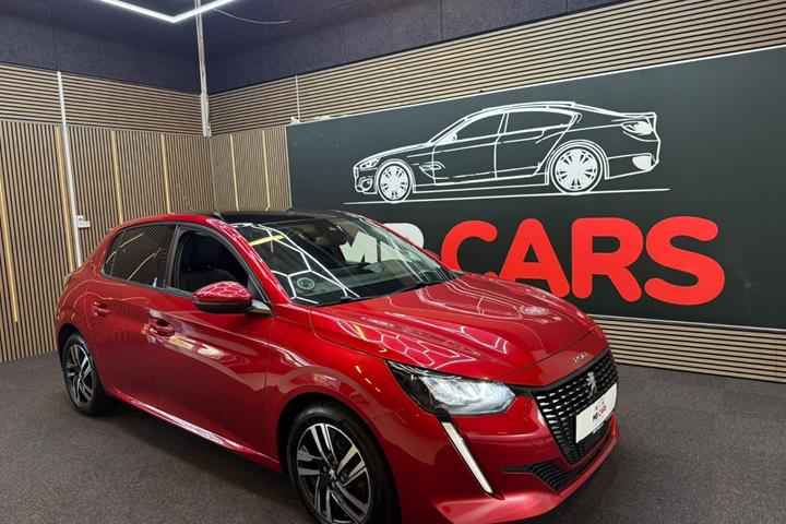 Rød Peugeot 208 fra 2020