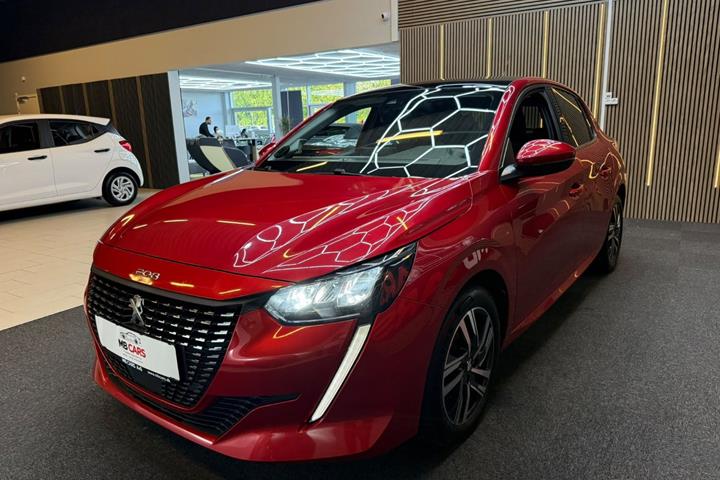 Rød Peugeot 208 fra 2020