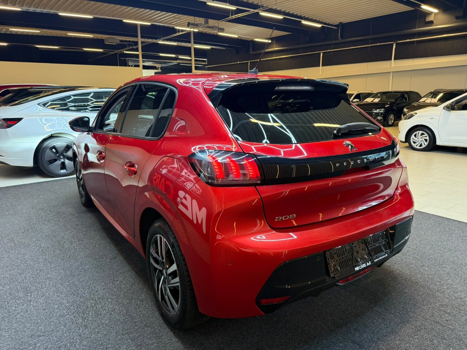 Rød Peugeot 208 fra 2020