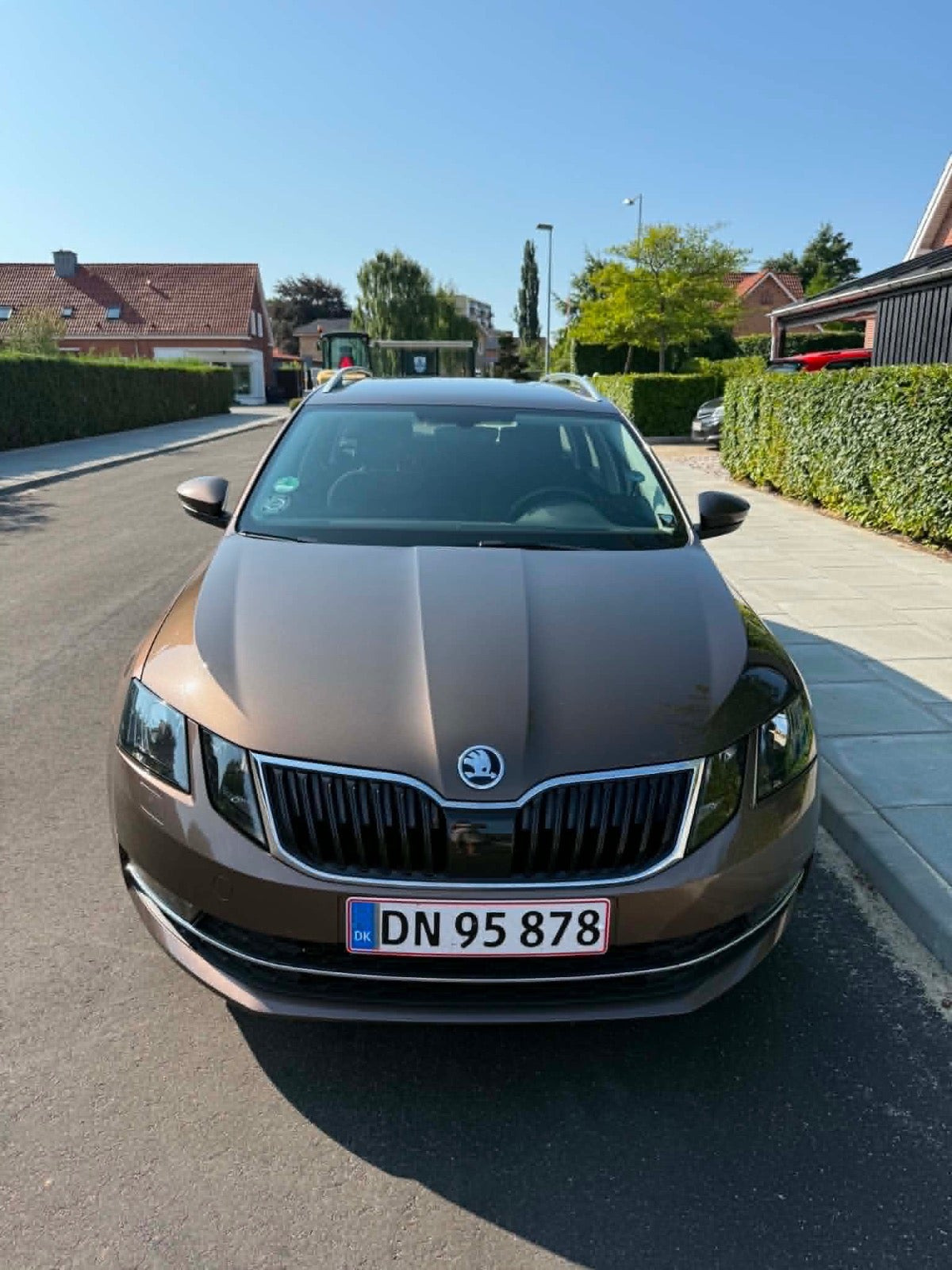 Brun Skoda Octavia fra 2020