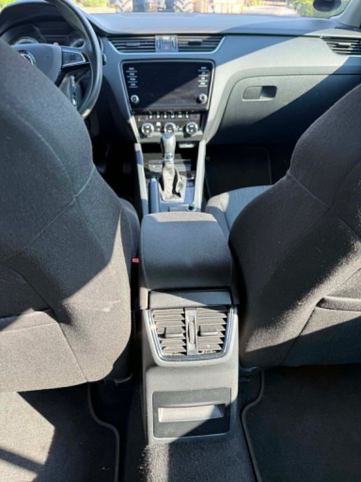 Brun Skoda Octavia fra 2020