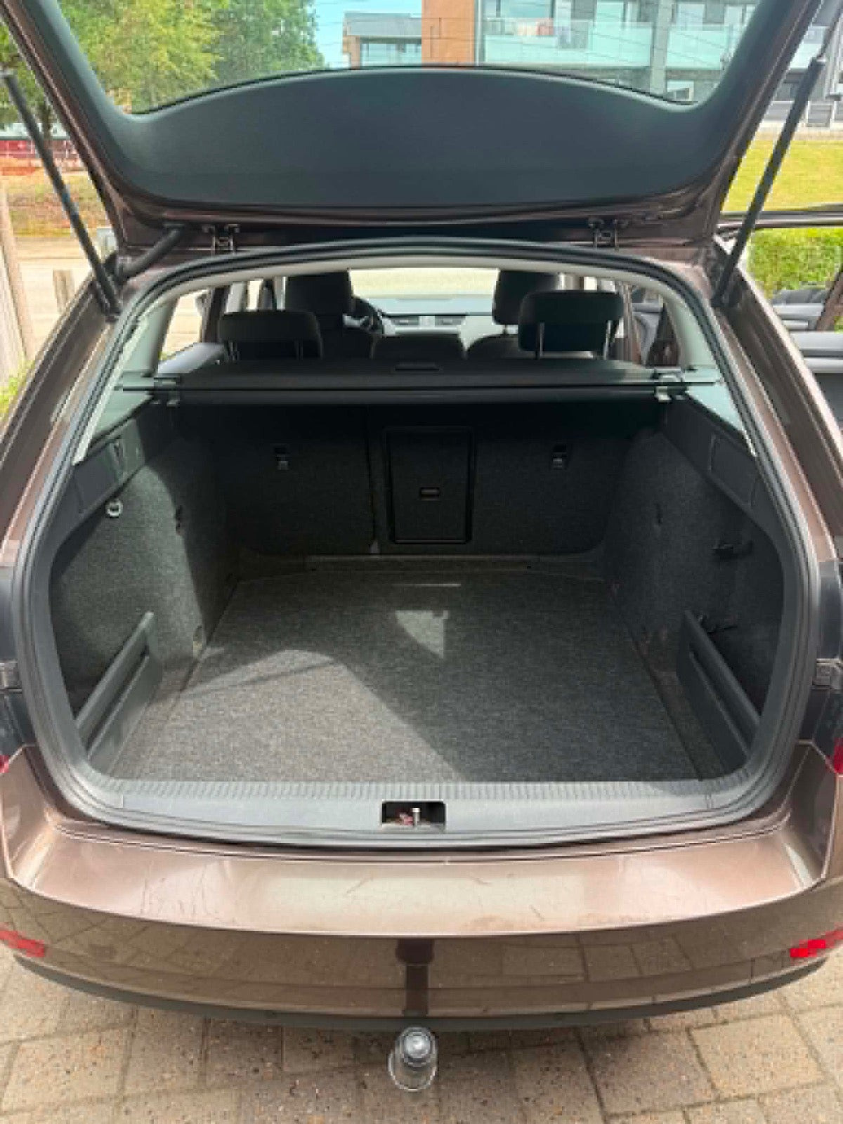 Brun Skoda Octavia fra 2020