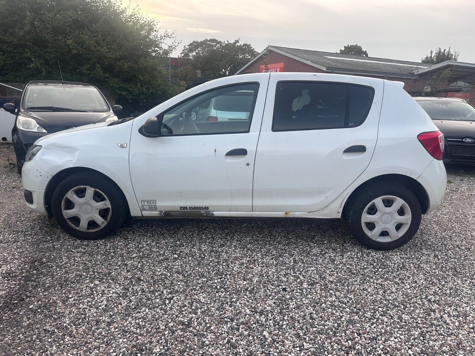 Gul Dacia Sandero fra 2014