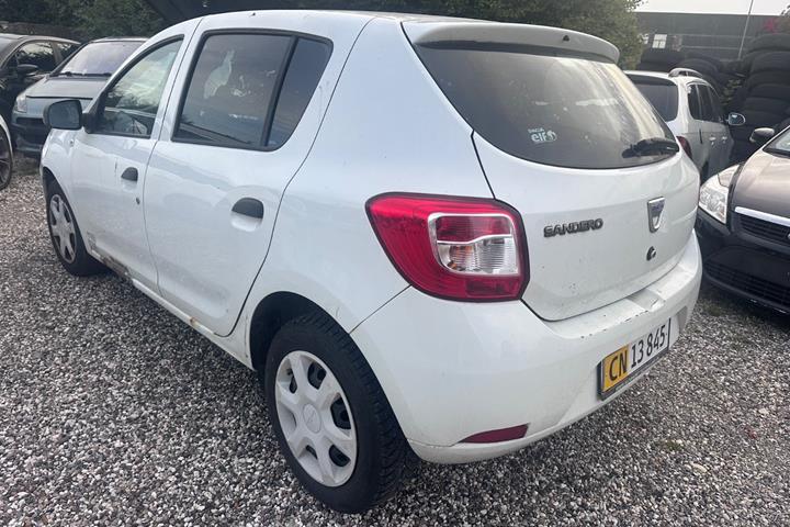Gul Dacia Sandero fra 2014