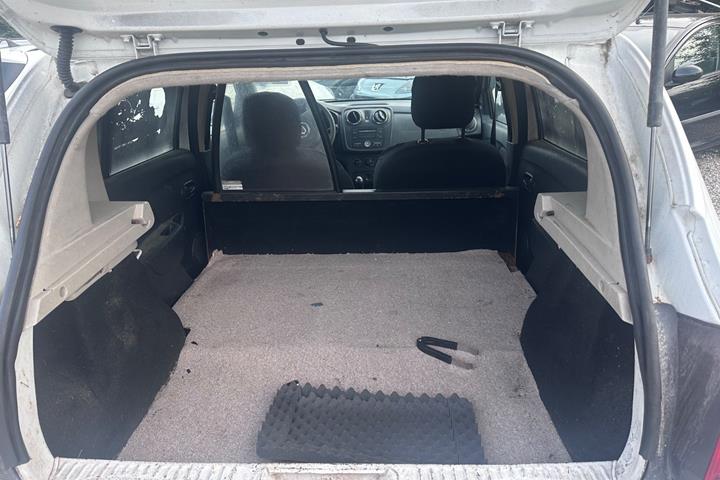 Gul Dacia Sandero fra 2014