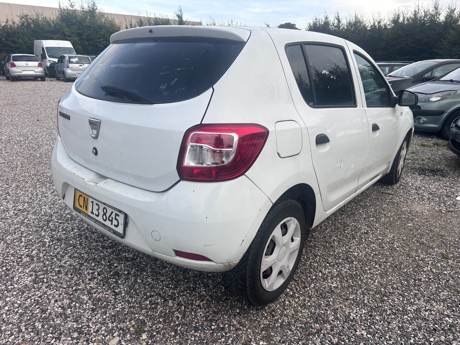 Gul Dacia Sandero fra 2014