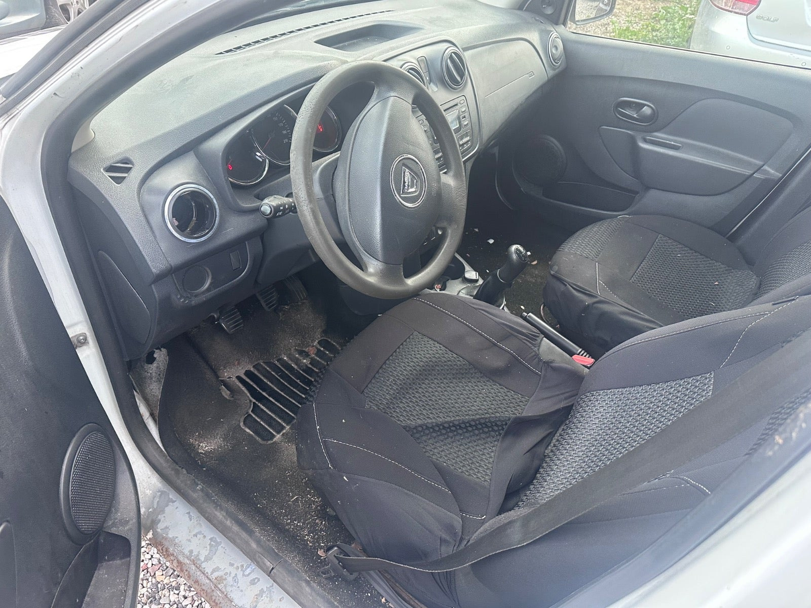 Gul Dacia Sandero fra 2014