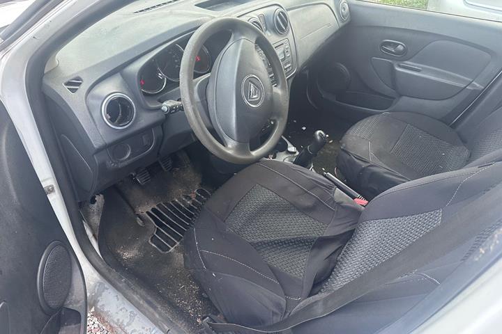 Gul Dacia Sandero fra 2014