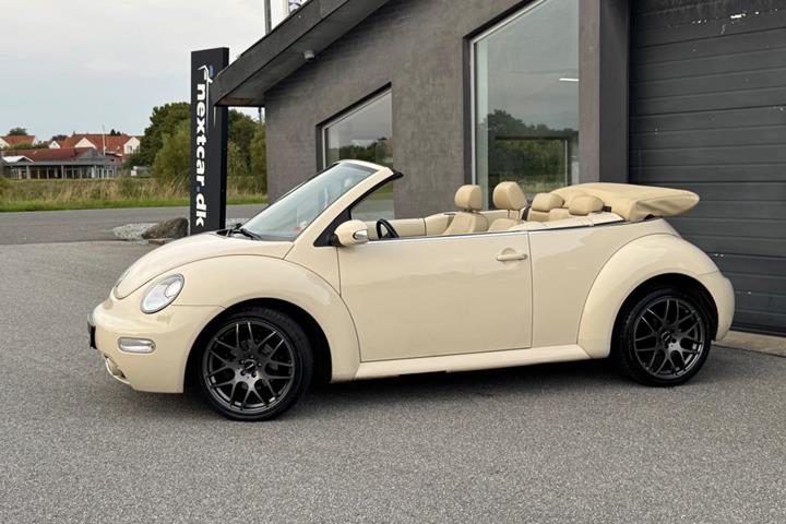 Beige VW New Beetle fra 2004