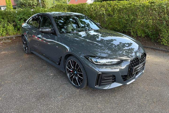 Grå BMW i4 fra 2021