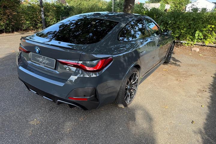 Grå BMW i4 fra 2021