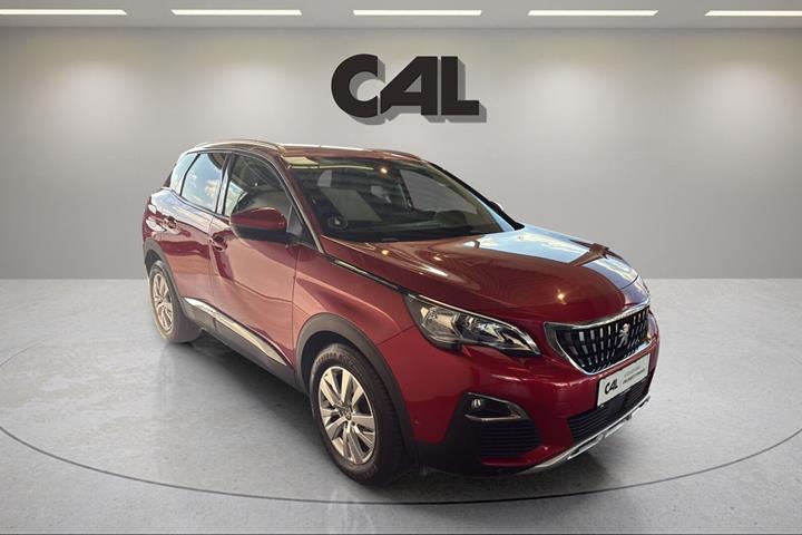 Rød Peugeot 3008 fra 2017