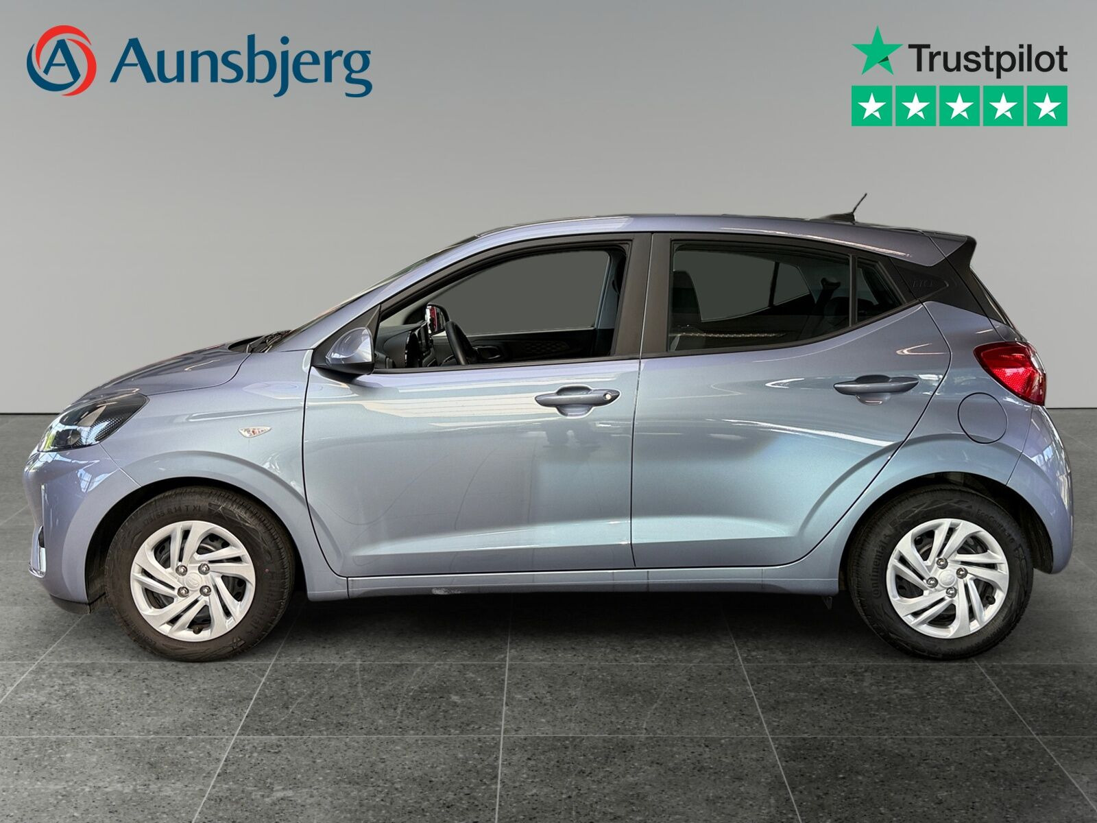 Blå Hyundai i10 fra 2024
