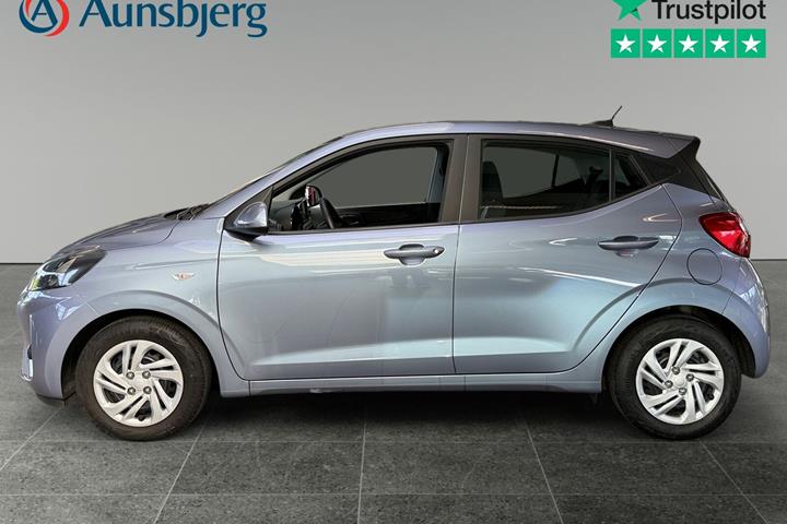 Blå Hyundai i10 fra 2024