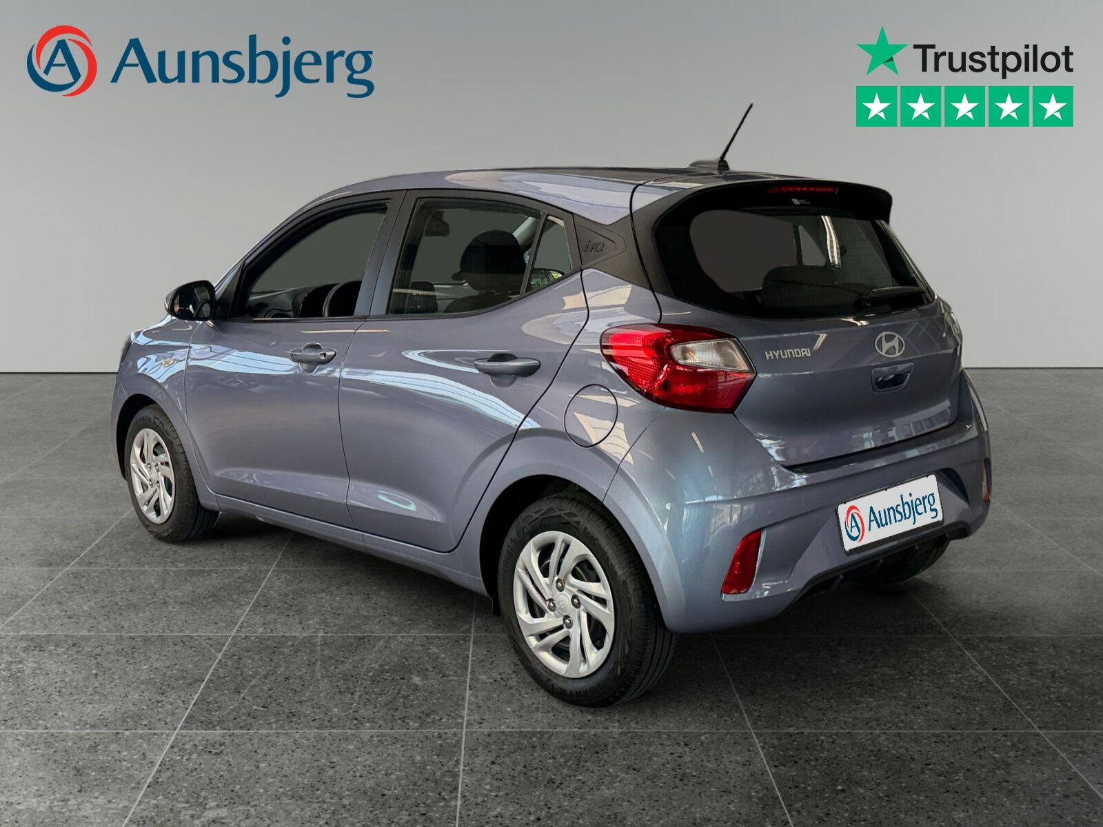 Blå Hyundai i10 fra 2024