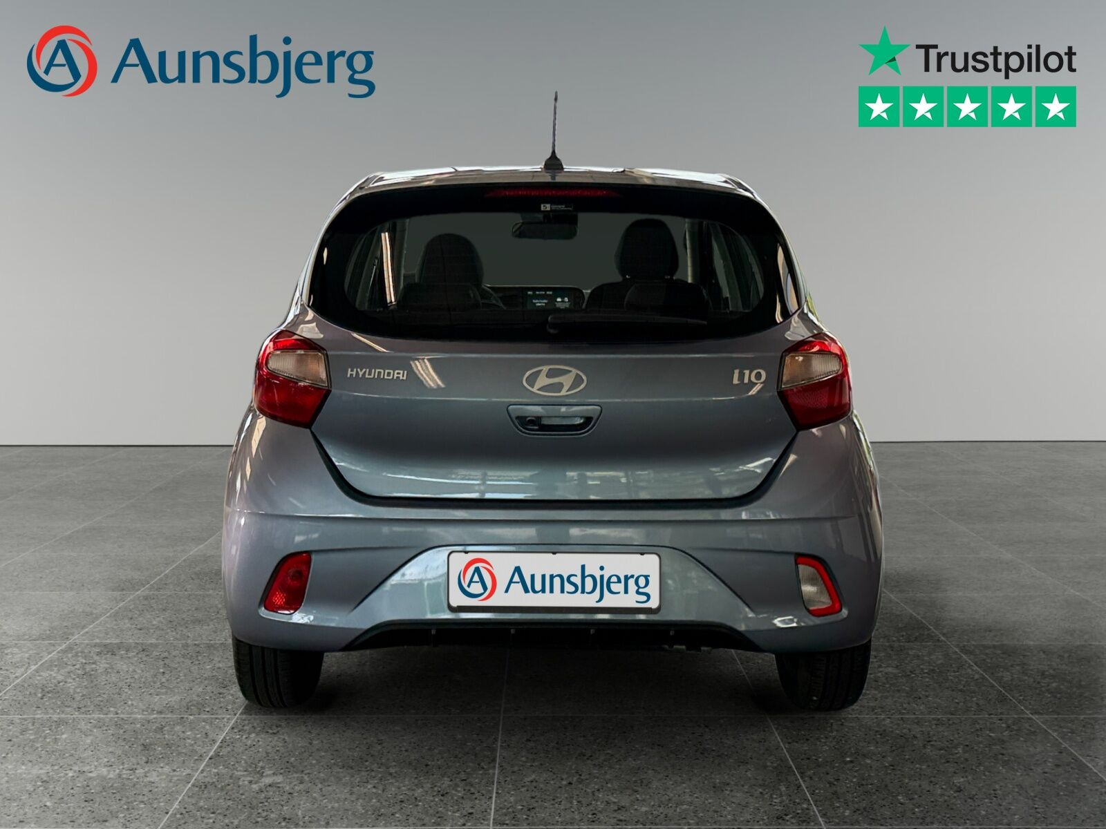 Blå Hyundai i10 fra 2024
