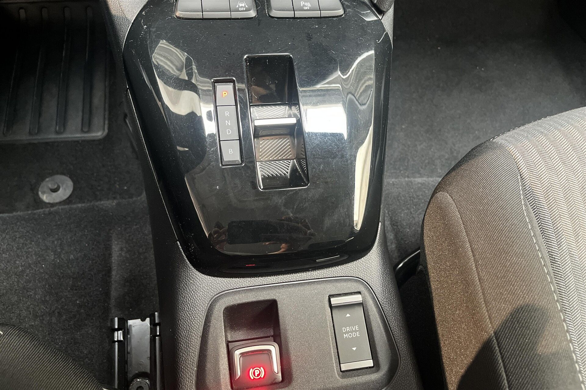 Sølv Opel Corsa-e fra 2023