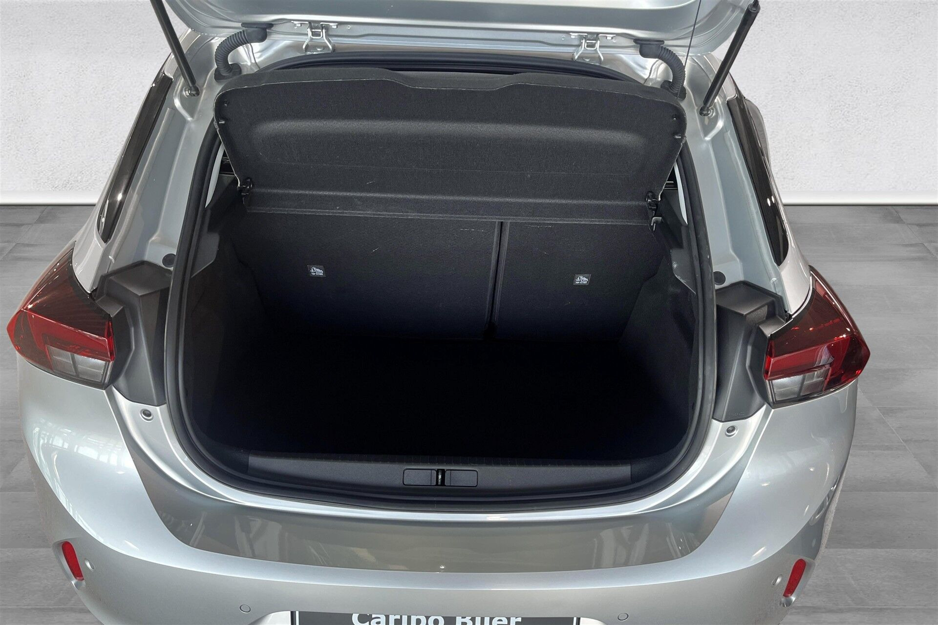 Sølv Opel Corsa-e fra 2023