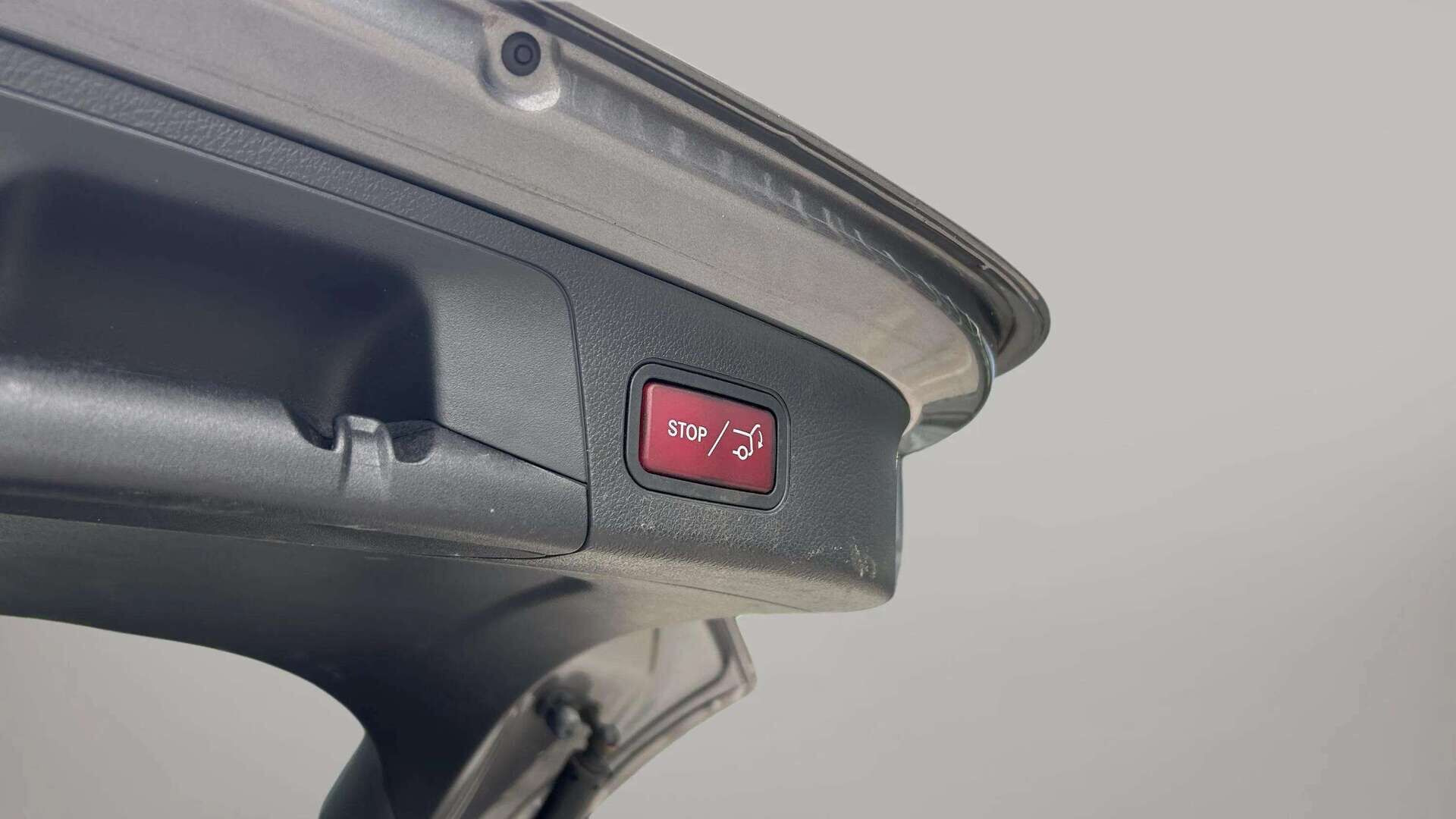 Grå Mercedes GLA250 e fra 2022