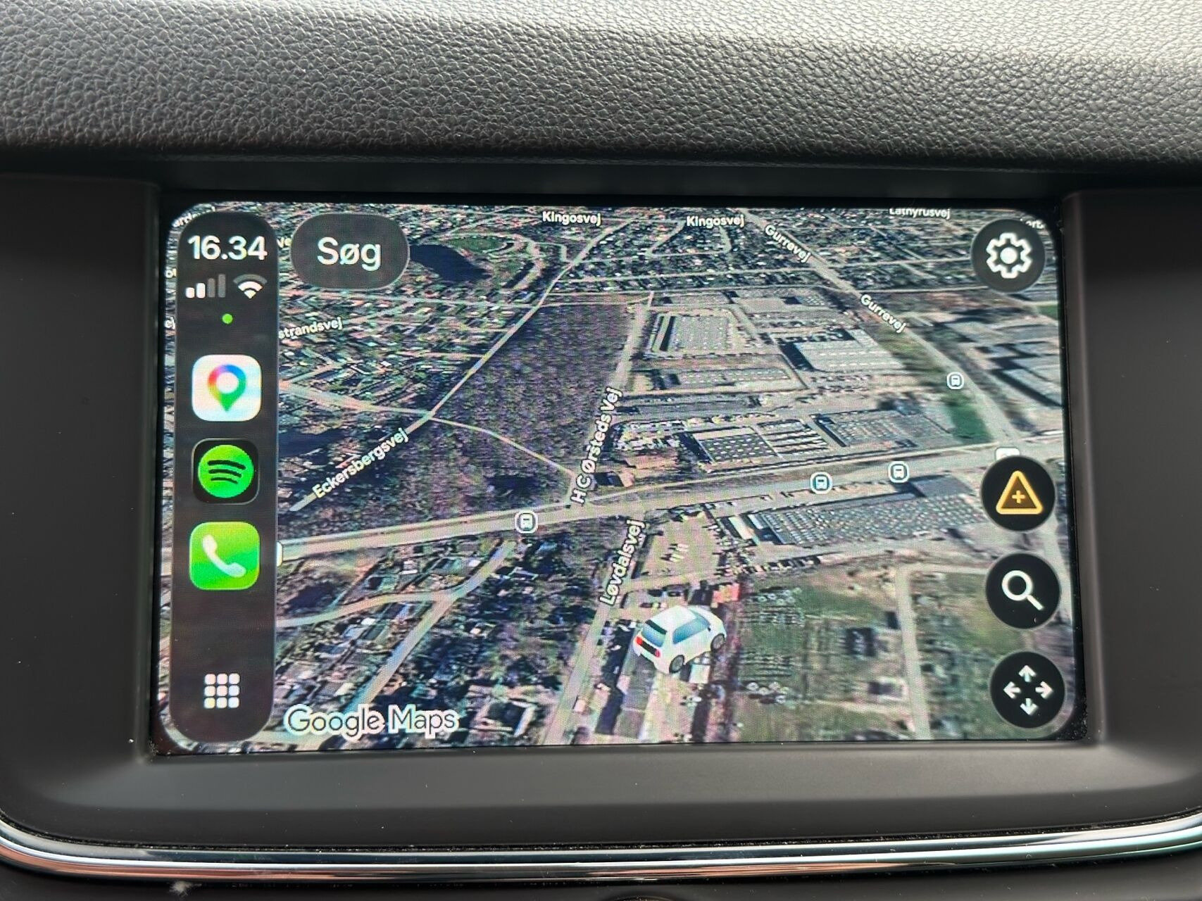 Blå Opel Astra fra 2019