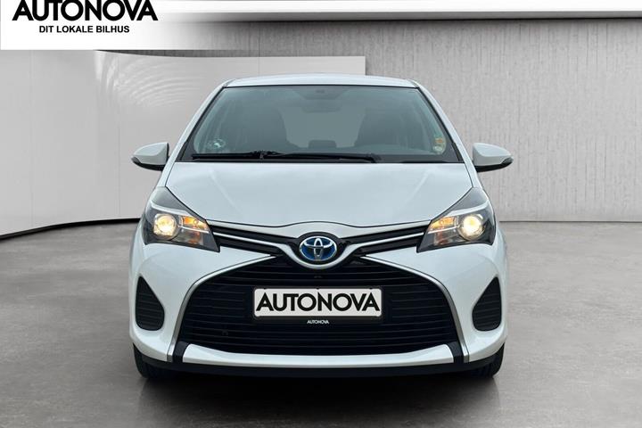Hvid Toyota Yaris fra 2016