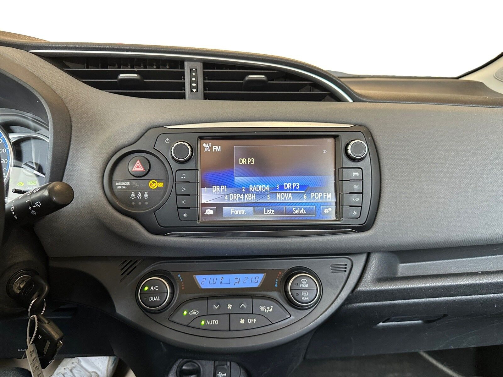Hvid Toyota Yaris fra 2016
