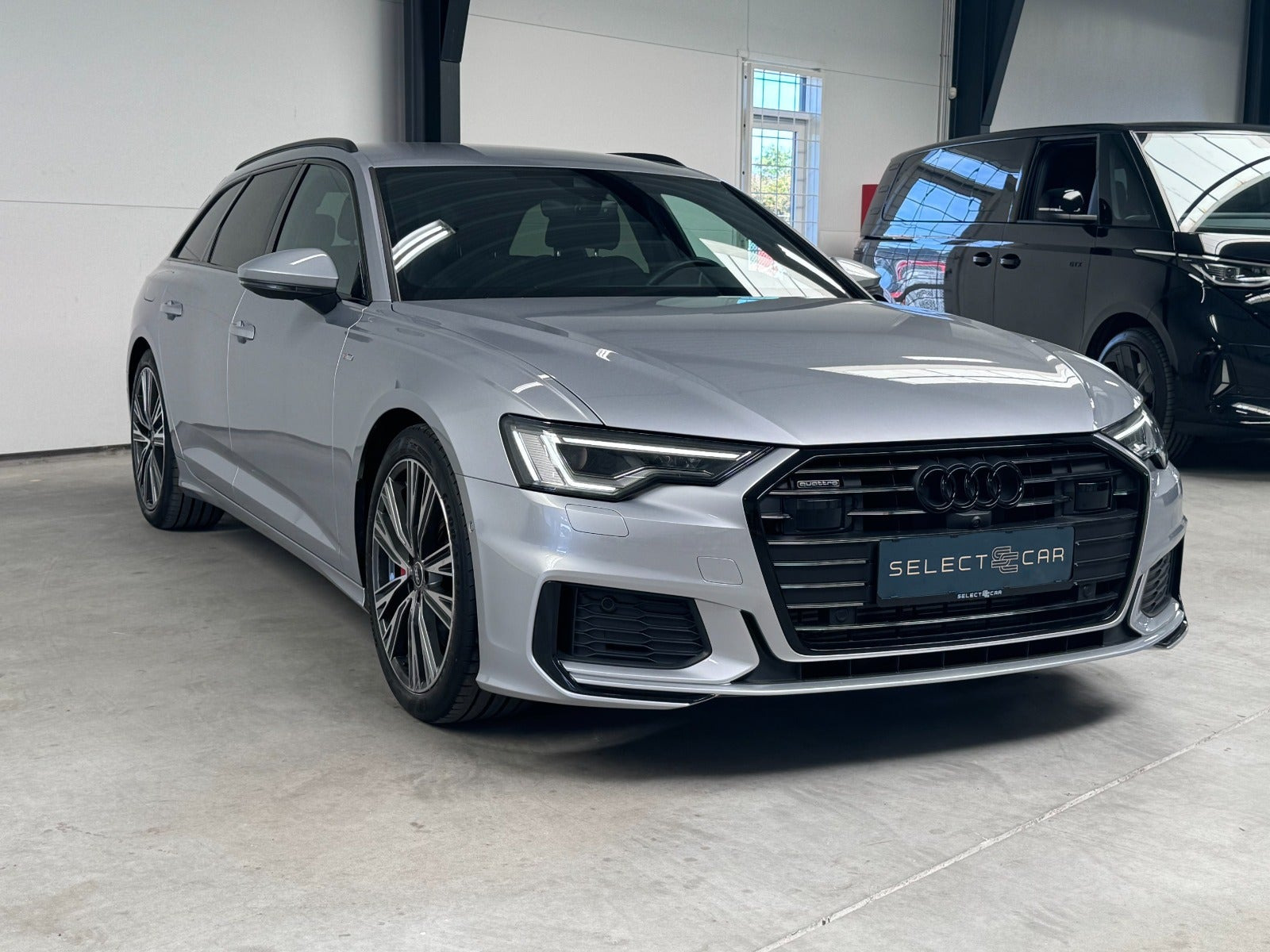 Sølv Audi A6 fra 2023