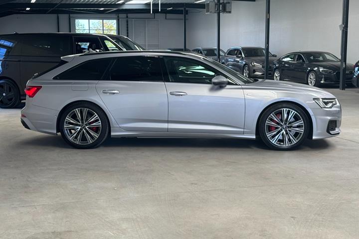 Sølv Audi A6 fra 2023