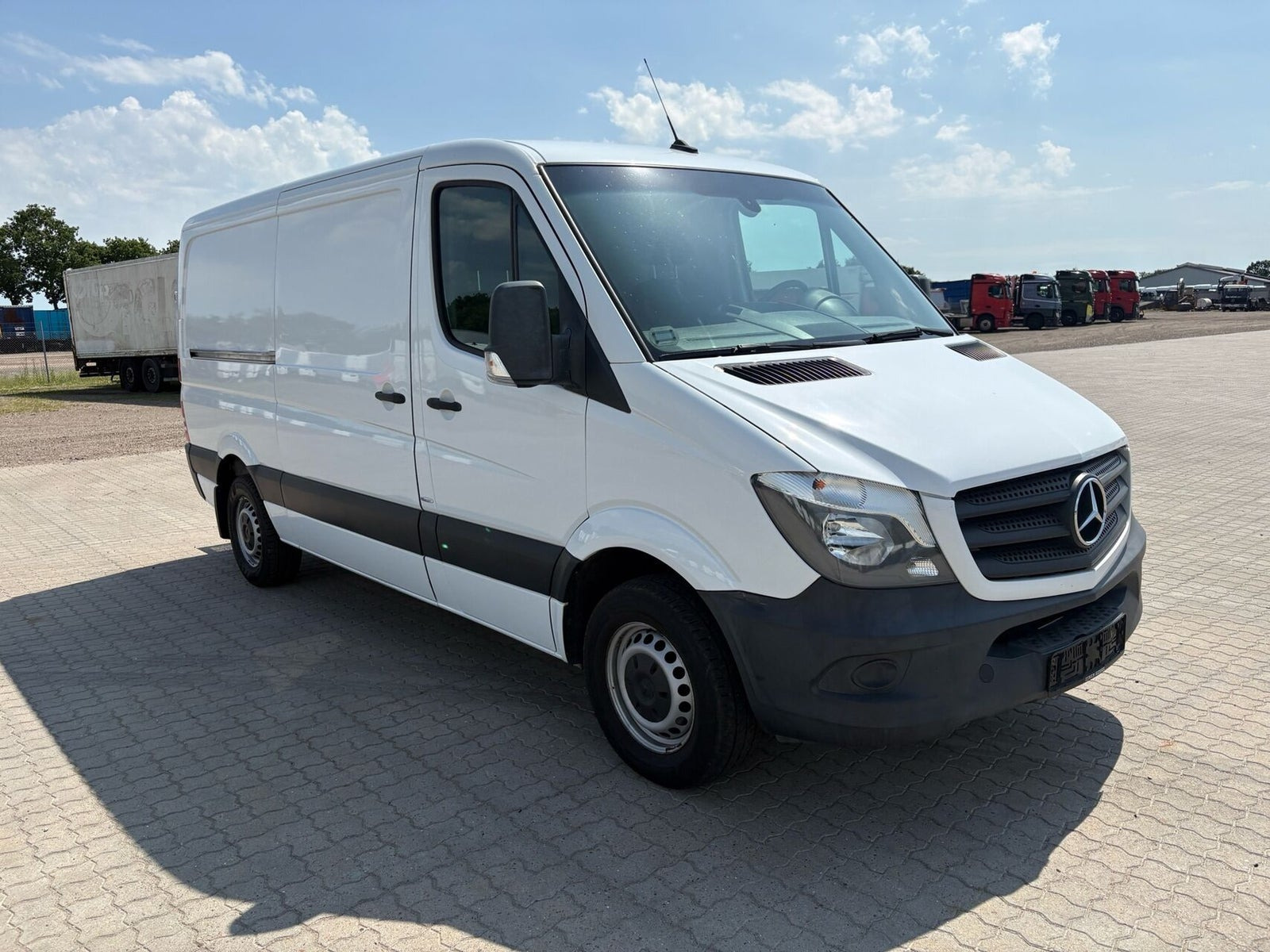 Hvid Mercedes Sprinter 216 fra 2018