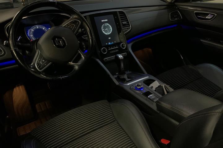 Blå Renault Talisman fra 2016
