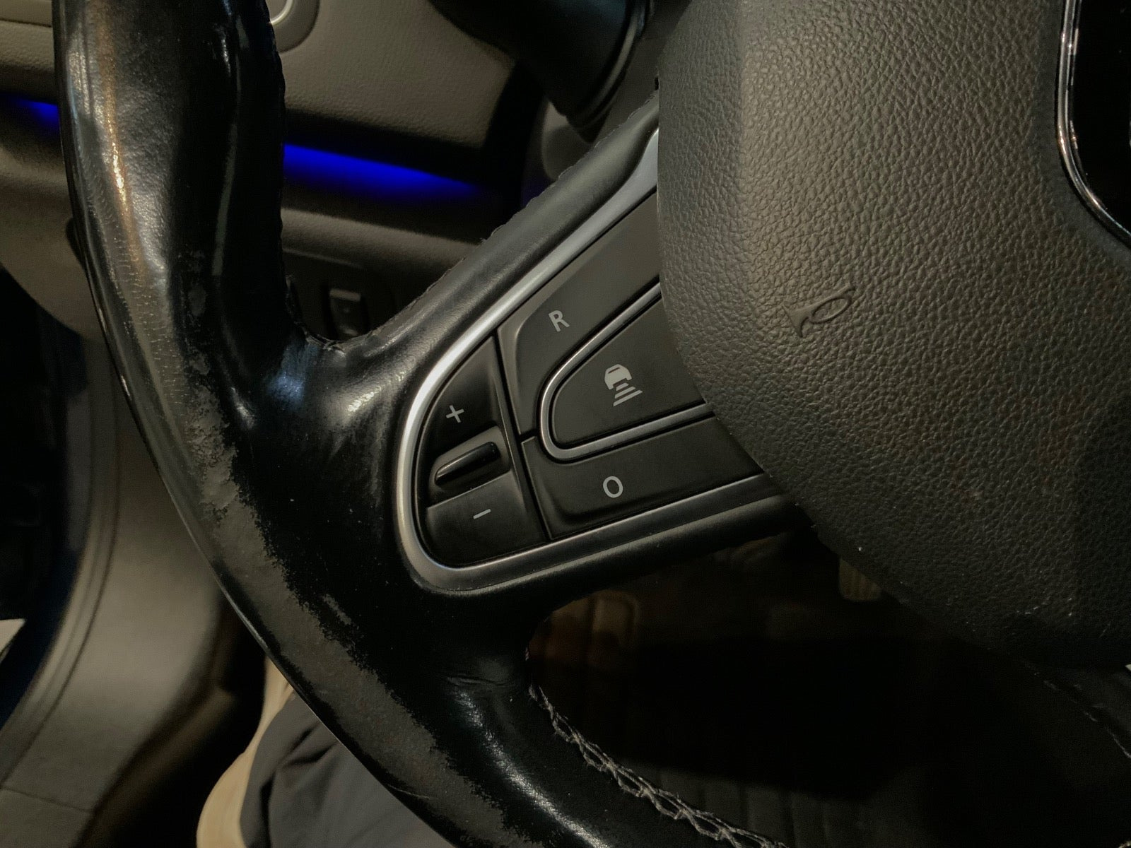Blå Renault Talisman fra 2016