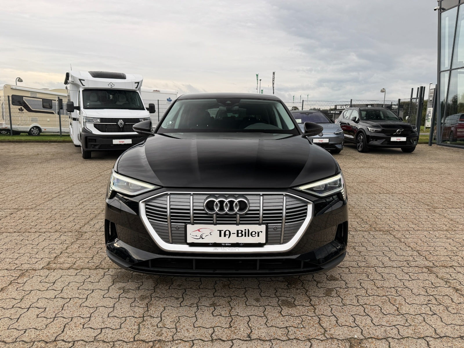 Sort Audi e-tron fra 2022