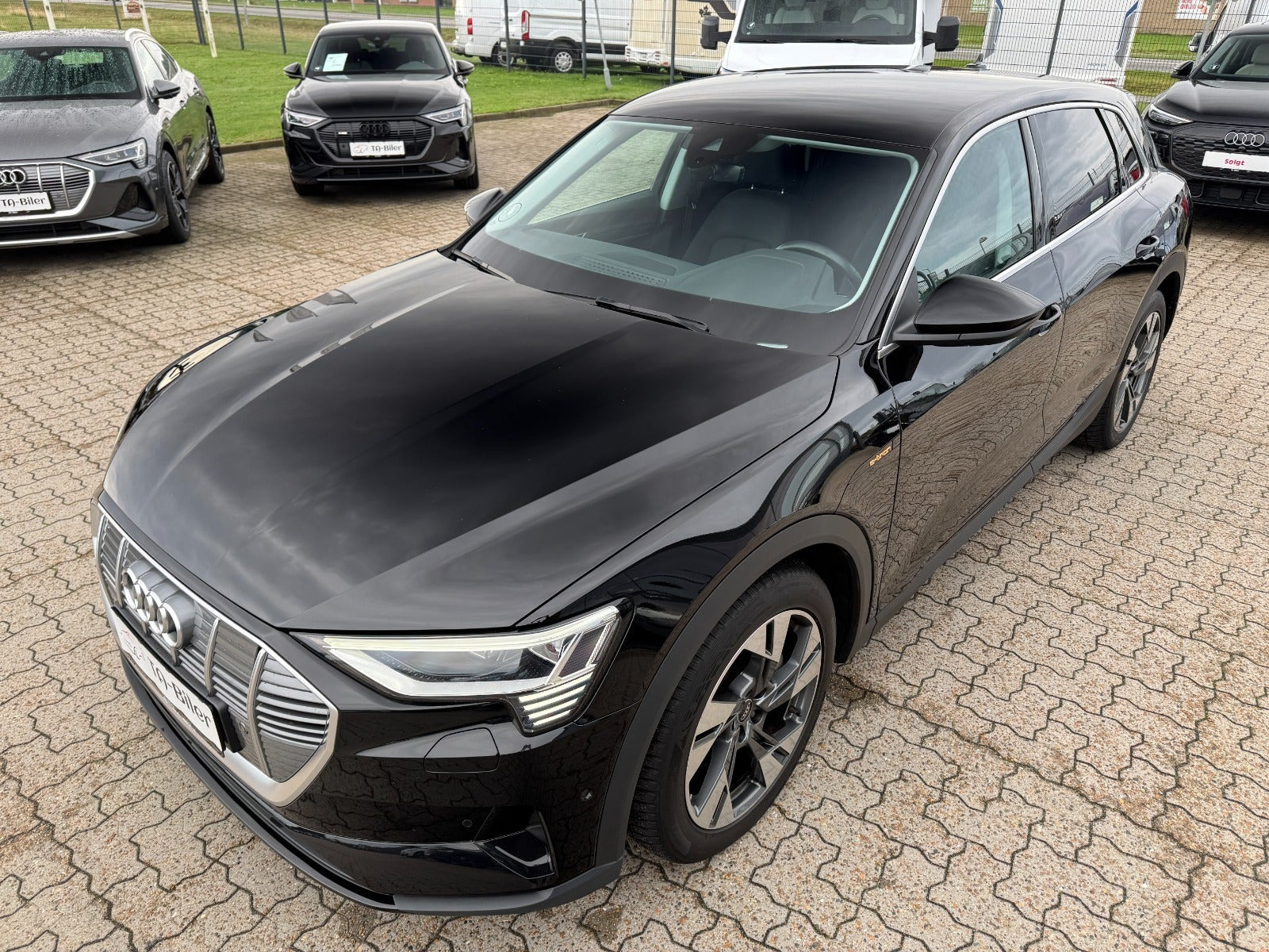 Sort Audi e-tron fra 2022