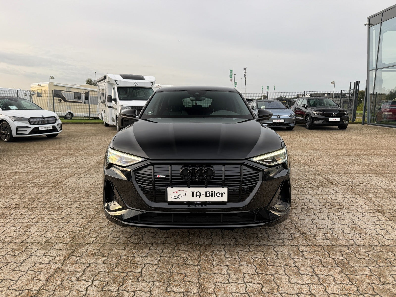 Sort Audi e-tron fra 2023