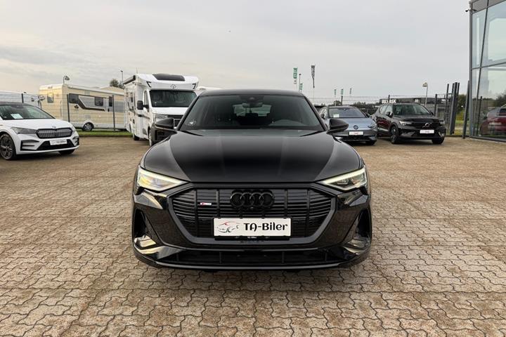 Sort Audi e-tron fra 2023