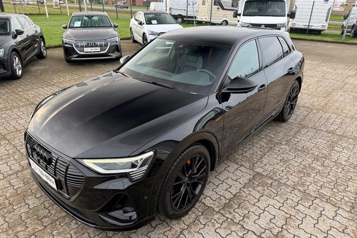 Sort Audi e-tron fra 2023