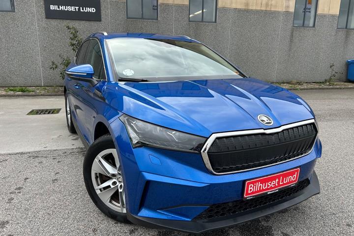 Blå Skoda Enyaq fra 2024