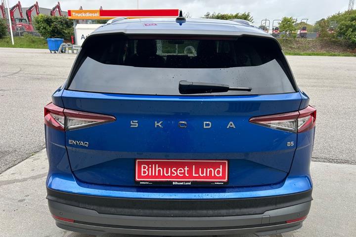 Blå Skoda Enyaq fra 2024