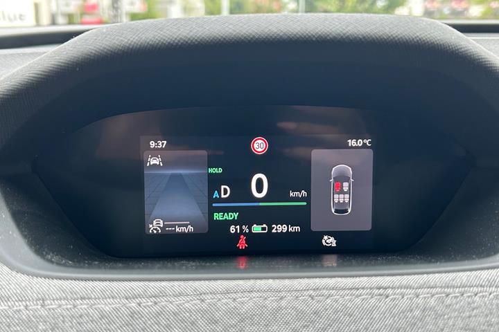 Blå Skoda Enyaq fra 2024