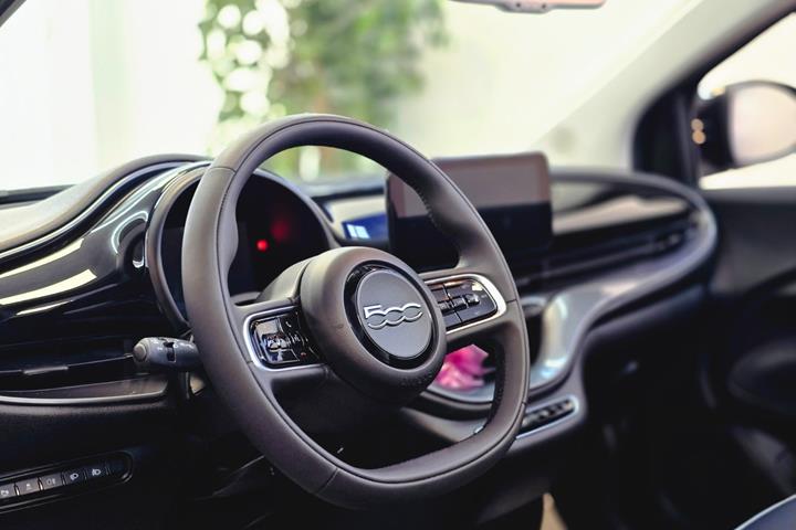 Sort Fiat 500e fra 2023