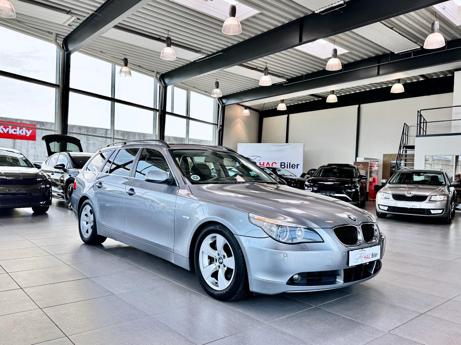 Hvid BMW 525i fra 2005