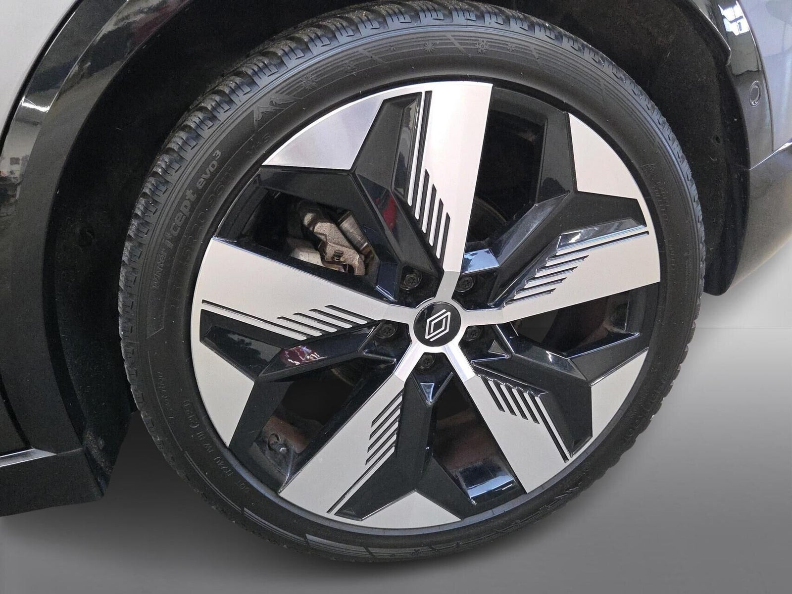 Grå Renault Megane E-Tech fra 2023