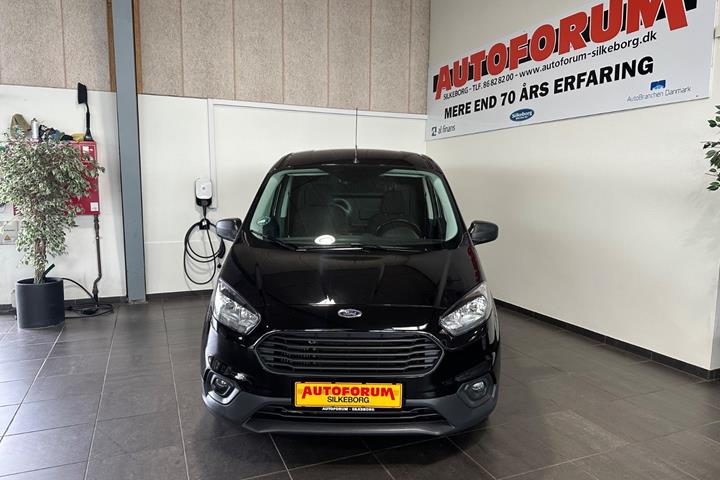 Sort Ford Transit Courier fra 2022