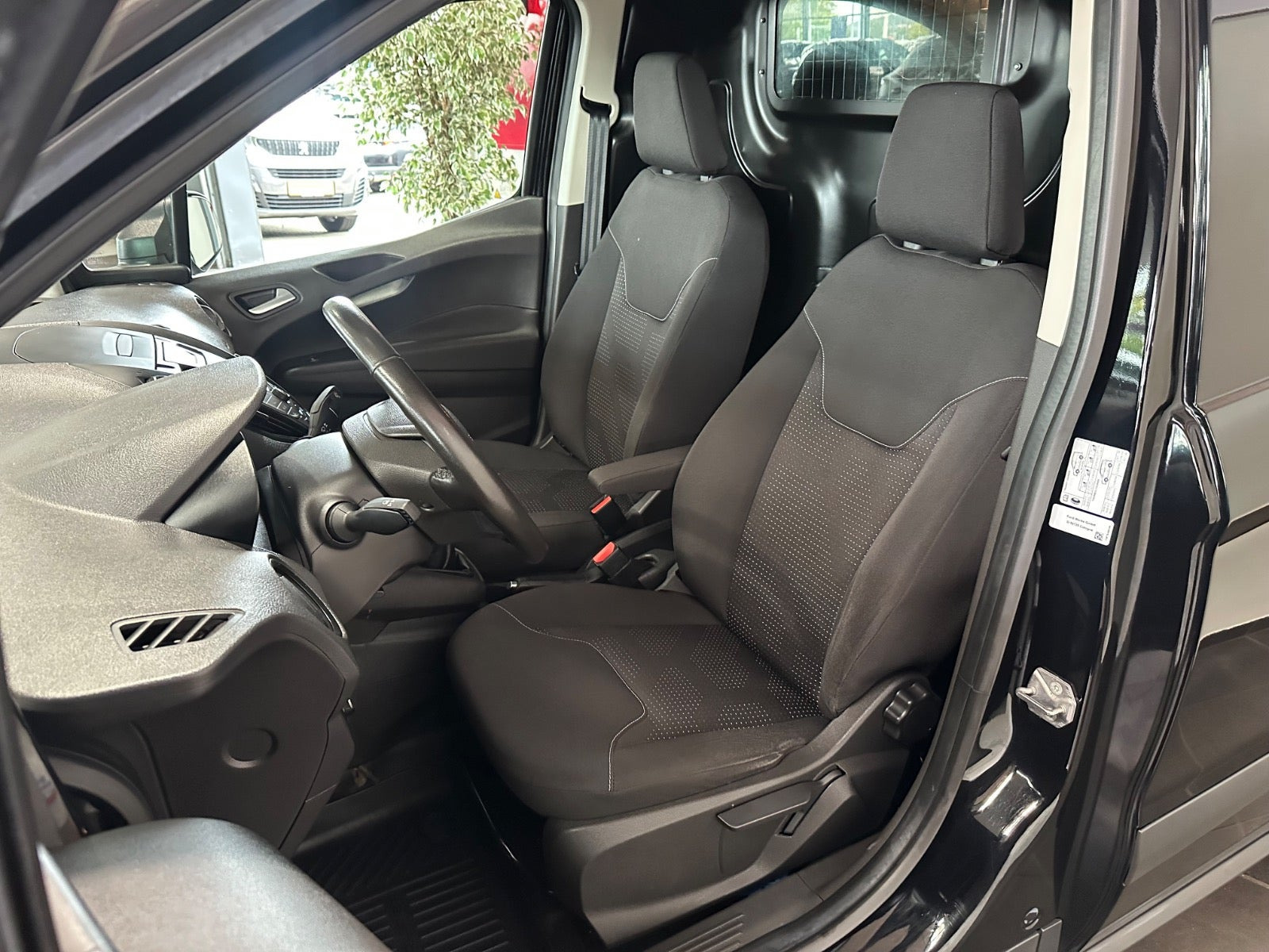 Sort Ford Transit Courier fra 2022