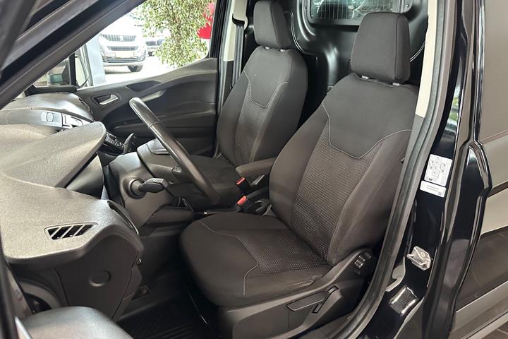 Sort Ford Transit Courier fra 2022