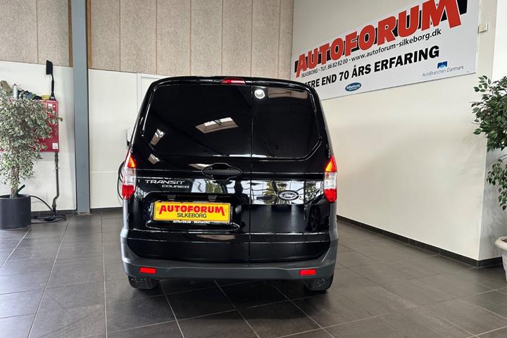 Sort Ford Transit Courier fra 2022