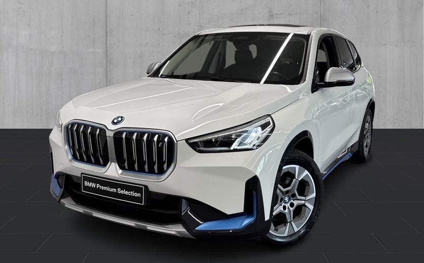 BMW iX1 xDrive30 X-Line