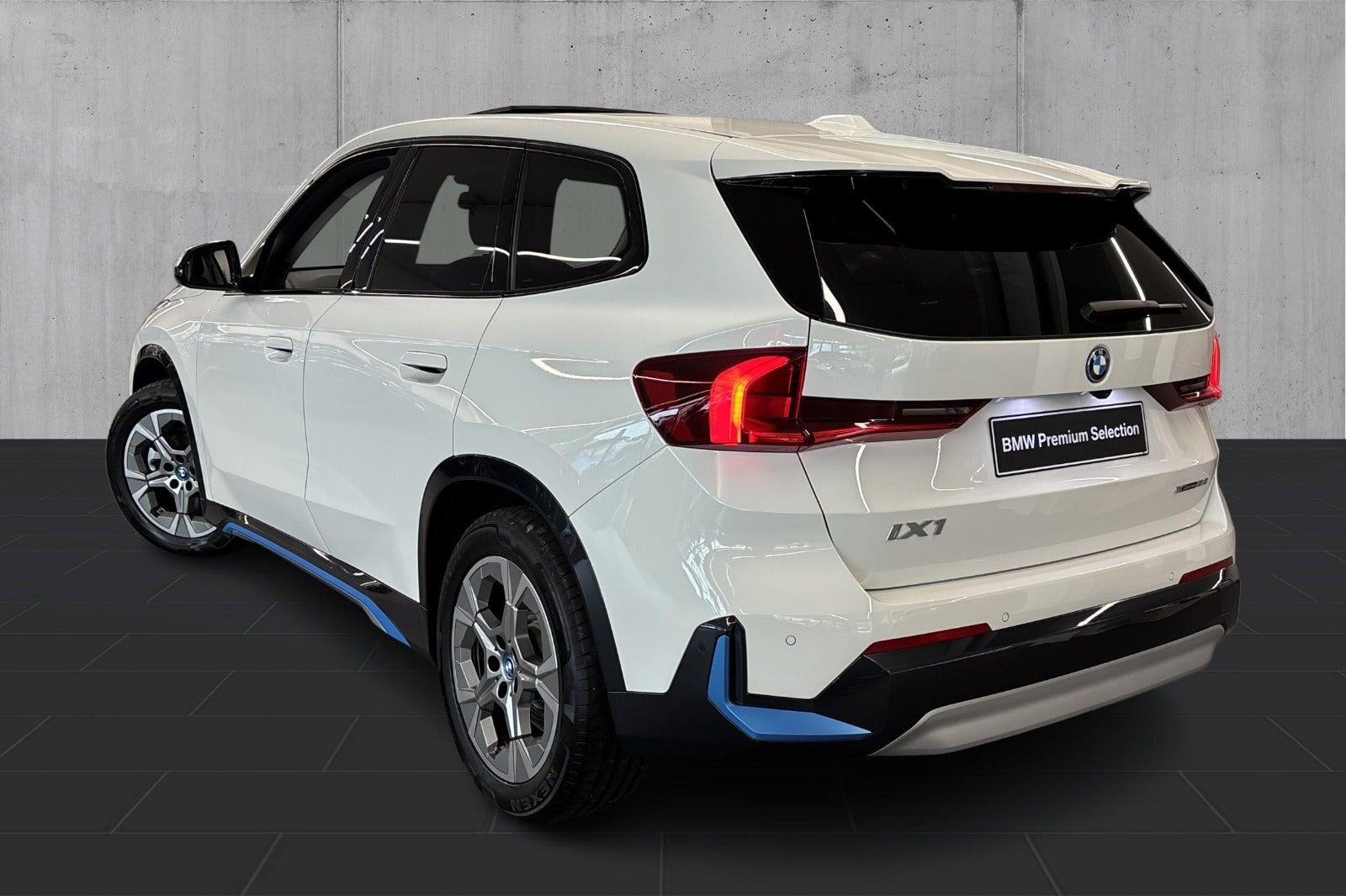 Hvid BMW iX1 fra 2023