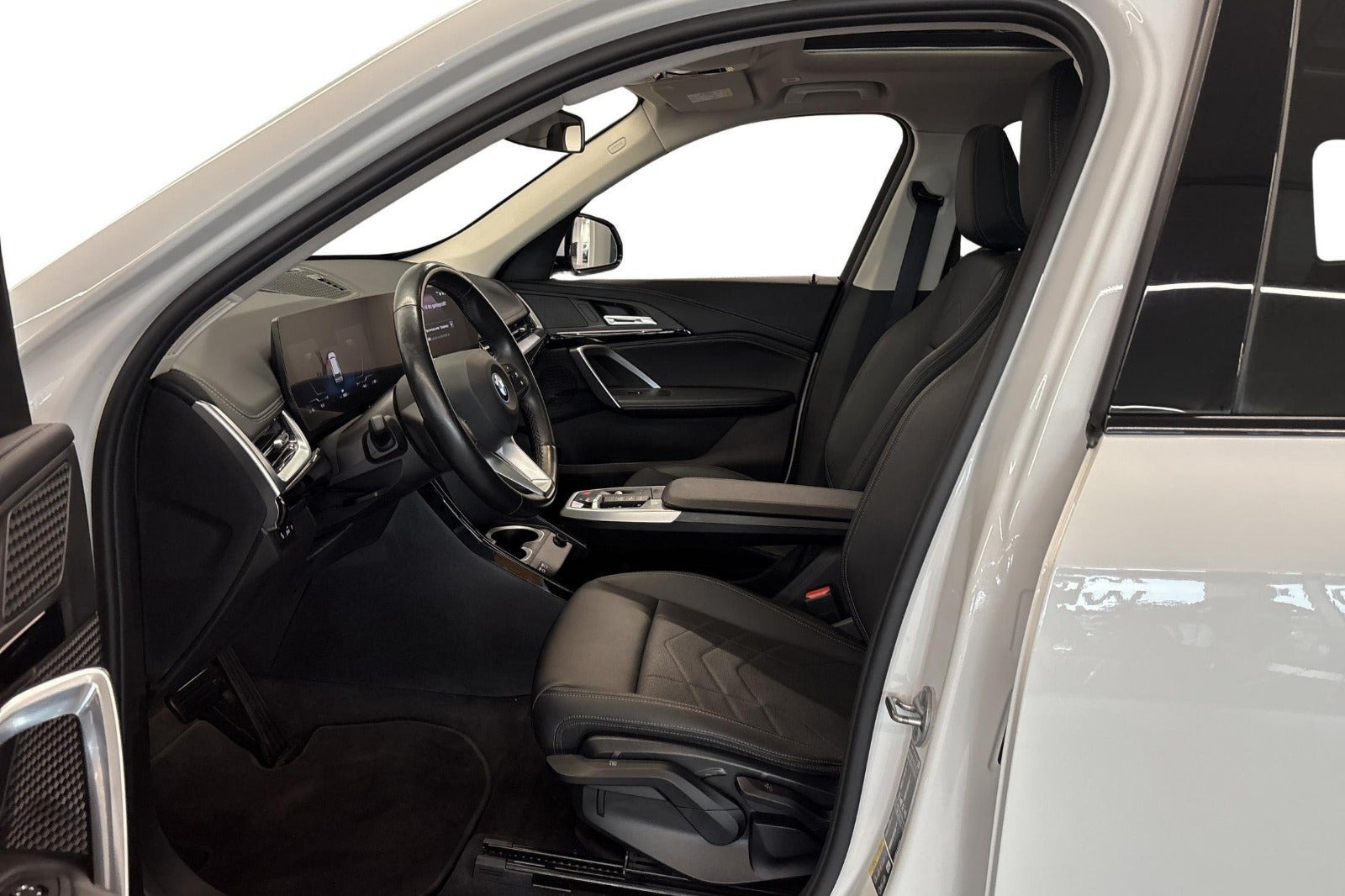 Hvid BMW iX1 fra 2023